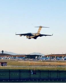 特朗普这次真的把脸丢大了，C-17一架接一架飞到北京，访华的架势造得震天响，结果