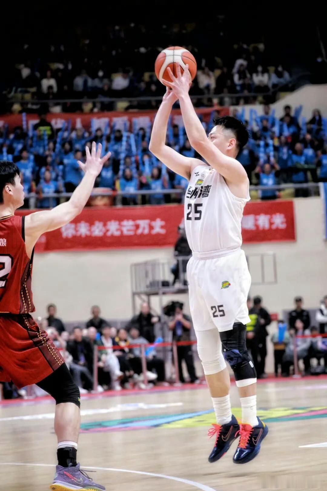 台州湾星人迎南逐梦不负热爱 向每一位“湾星人”致敬！面对实力不俗的苍南队，你们在