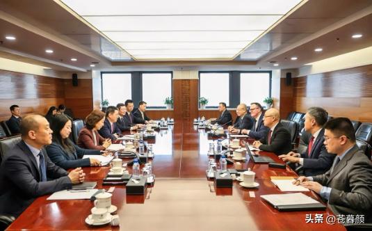 不等了，美国派人来华
不等了！美国终于是装不下去了，急吼吼地派人跑到中国来，再也