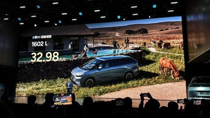 2025广州车展启幕之际，小鹏X9增程版顺势亮相，这款11月20日刚上市的7座中