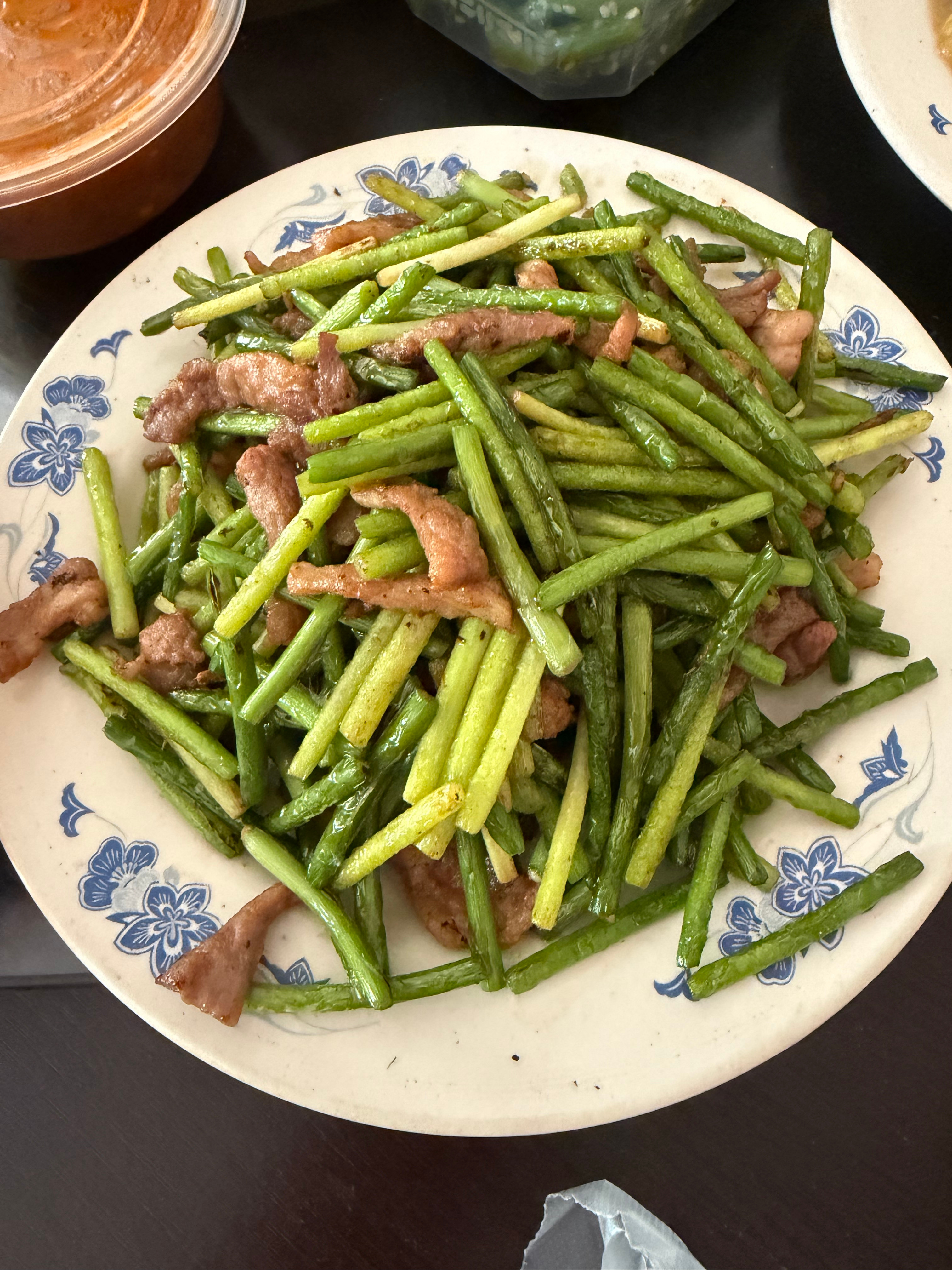 今天午饭：河南漂亮饭+老村长河南笨蒜苔，这个是压轴菜 商丘·阎寨村