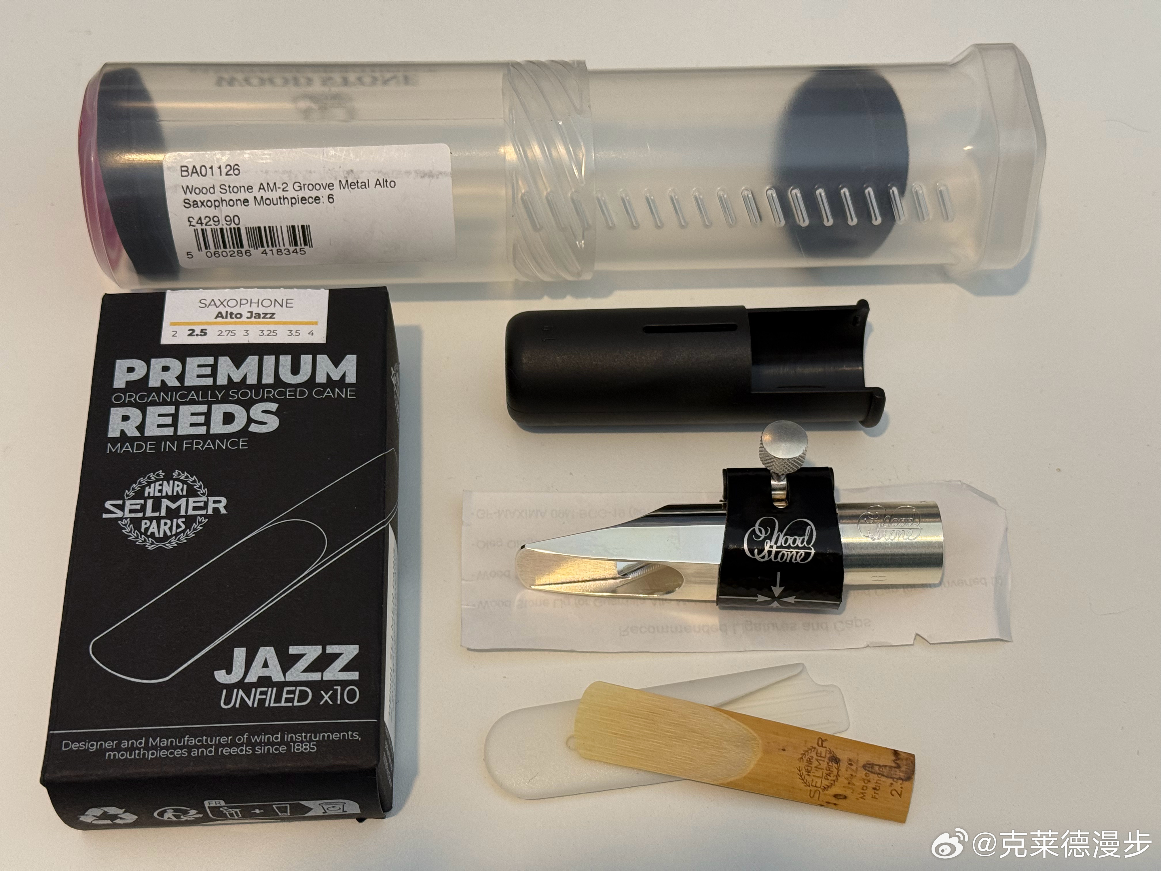 最近勾搭上了一个萨克斯高手，是鼓手邻居的朋友，专业吹爵士的姐姐，聊了好多关于音乐