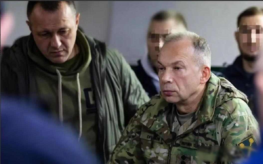 乌克兰士兵血染红军城，泽连斯基强硬言论引众怒，乌军高层裂痕现端倪

近日俄乌前线