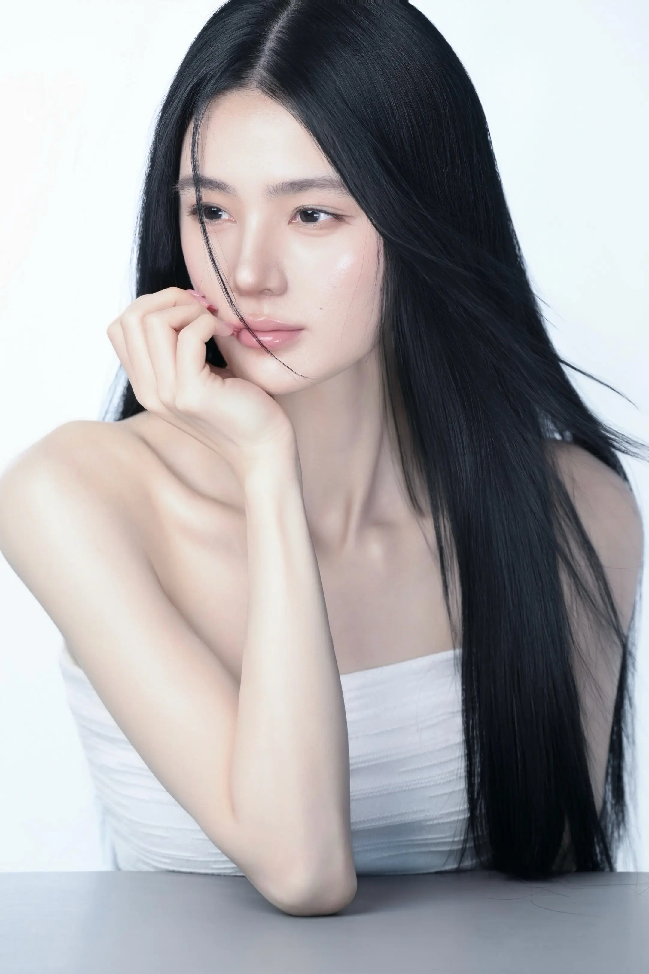你是好女孩儿 睡安稳的觉 穿好看的衣服 做漂亮的美甲 去想去的地方 做...