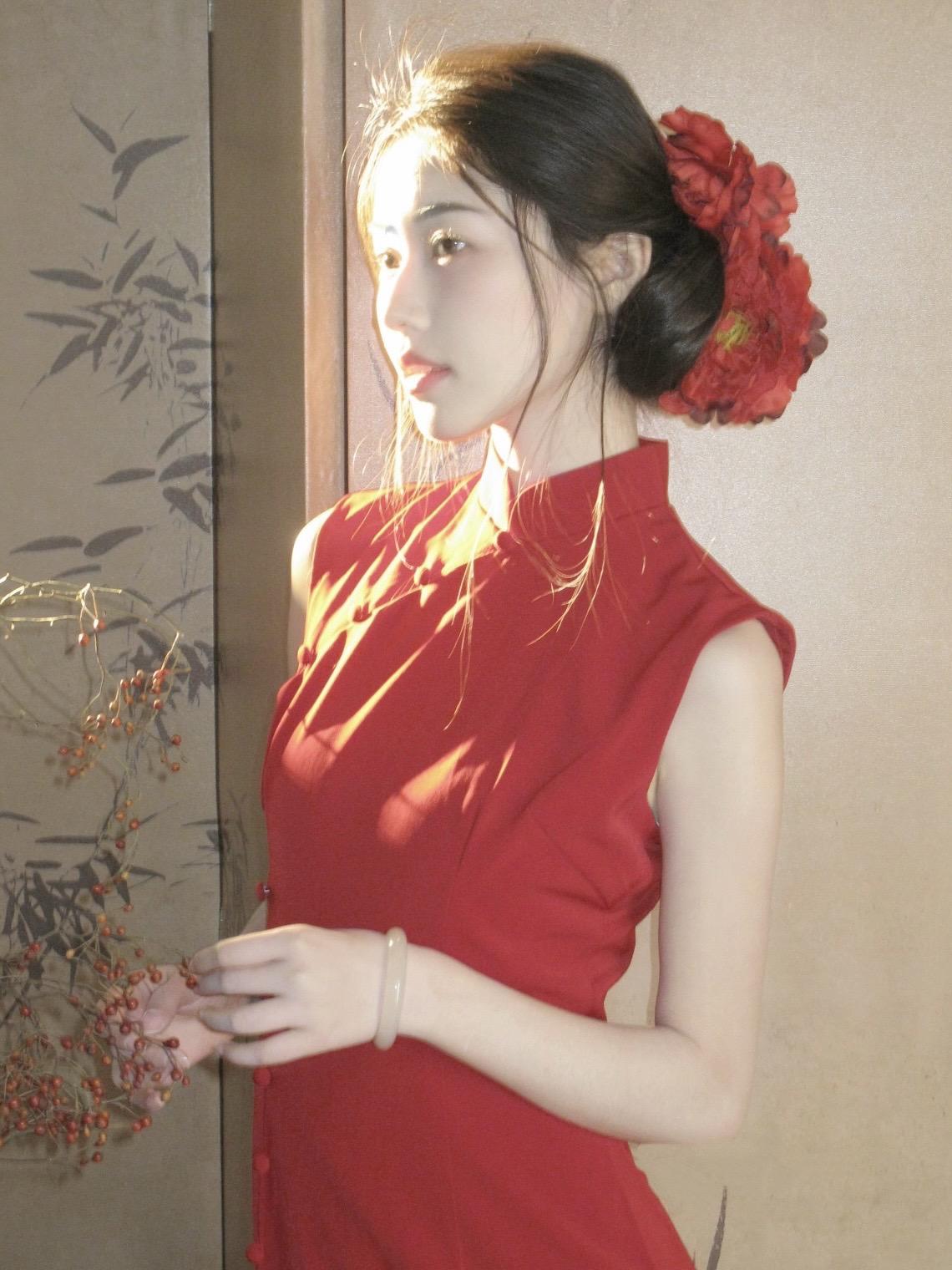 误入眉眼。
