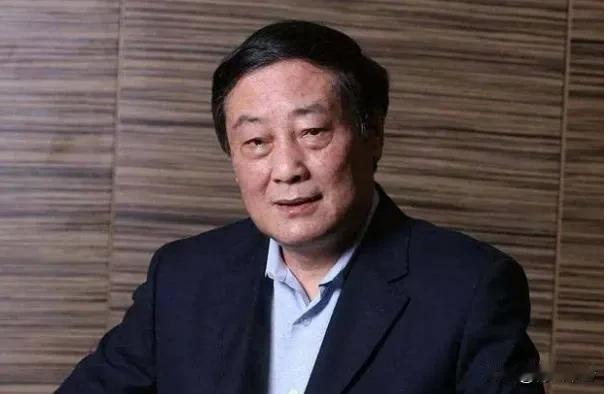 《从“宗老”到“老宗”》
        在网络上，似乎是在一夜之间，人们对前首