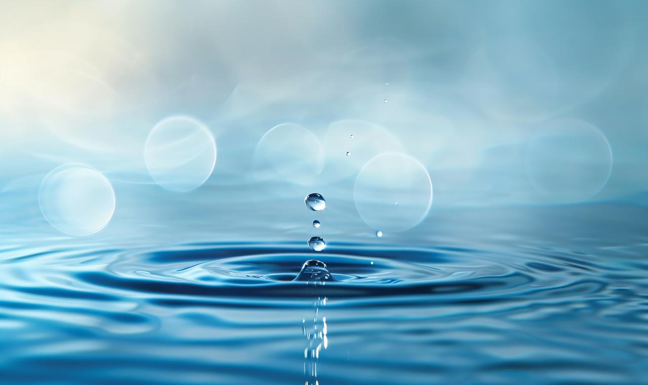 海澜之家跨界卖水：500 万注册新公司，37 周年添新业务

12 月 1 日，