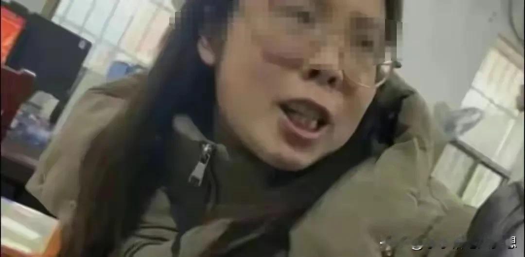 湖南湘潭市栗山镇金泉学校的校长因为这位打学生的老师被免职了！有的人说太冤枉了，我