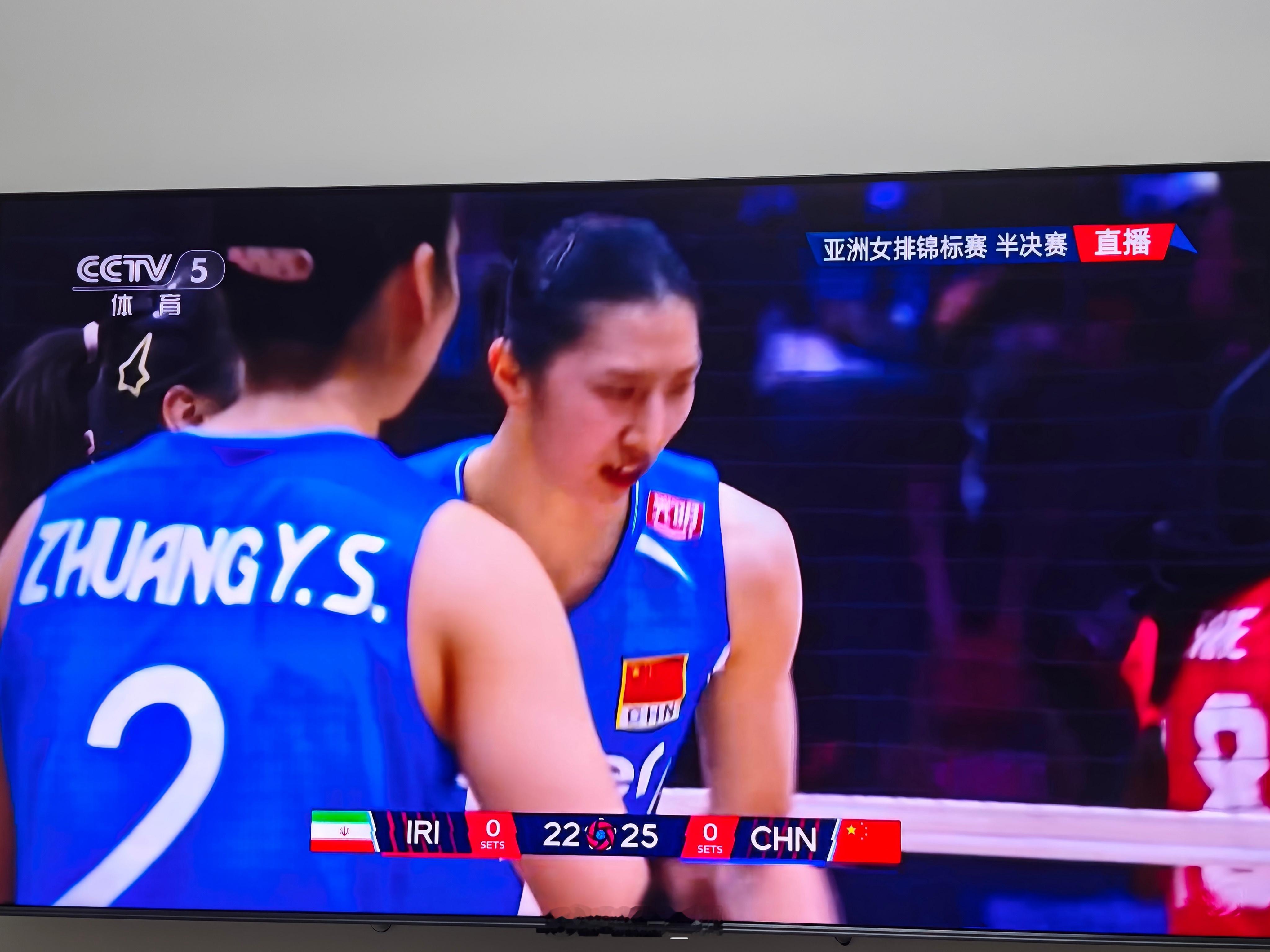25-22拿下第一局，赢得非常艰难 ​​​