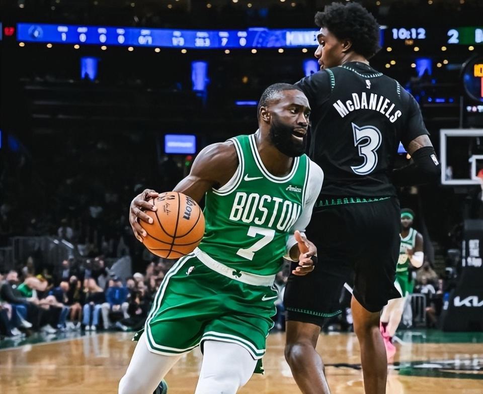 真是不堪一击，森林狼胜绿凯、国王破篮网，太阳屠猛龙，西部球队完胜东部！

由于今