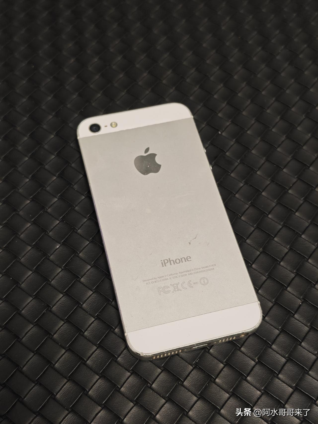 你看看又来，又让韭菜去囤iPhone4是吧？你们一天天的有没有点正事？没有话去腌