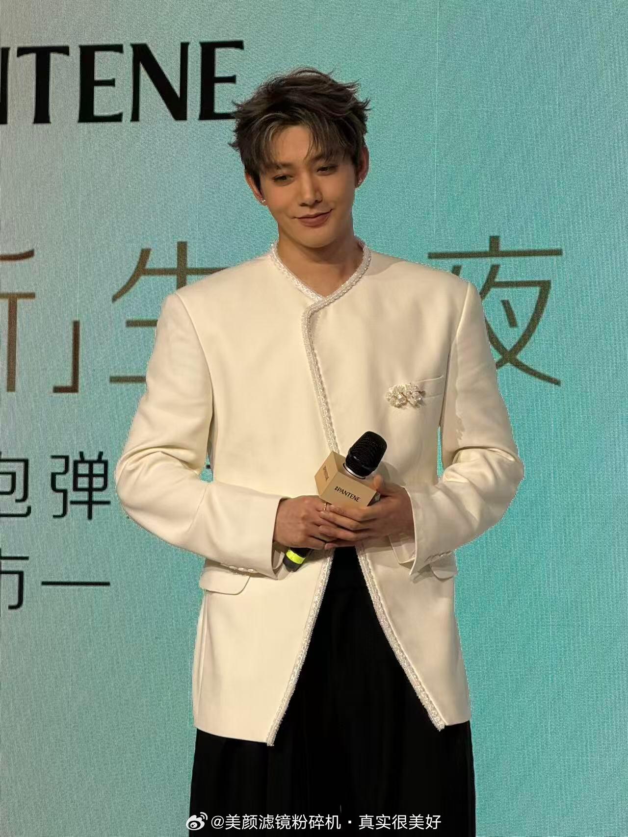 邓为今日活动生图 ​​​