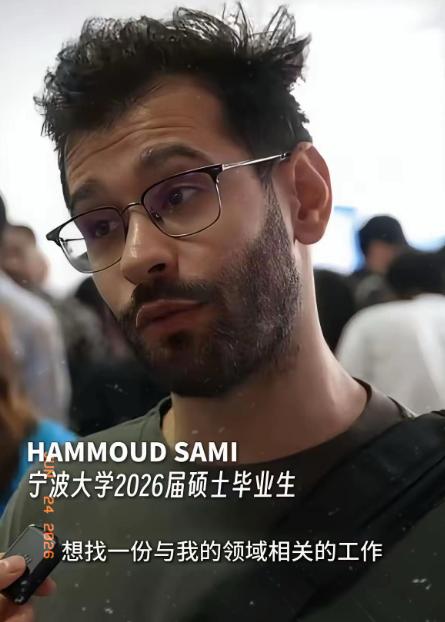 “滚出中国，去建设你自己的国家。”

宁波大学一场外籍硕士毕业生分享会上，几位外