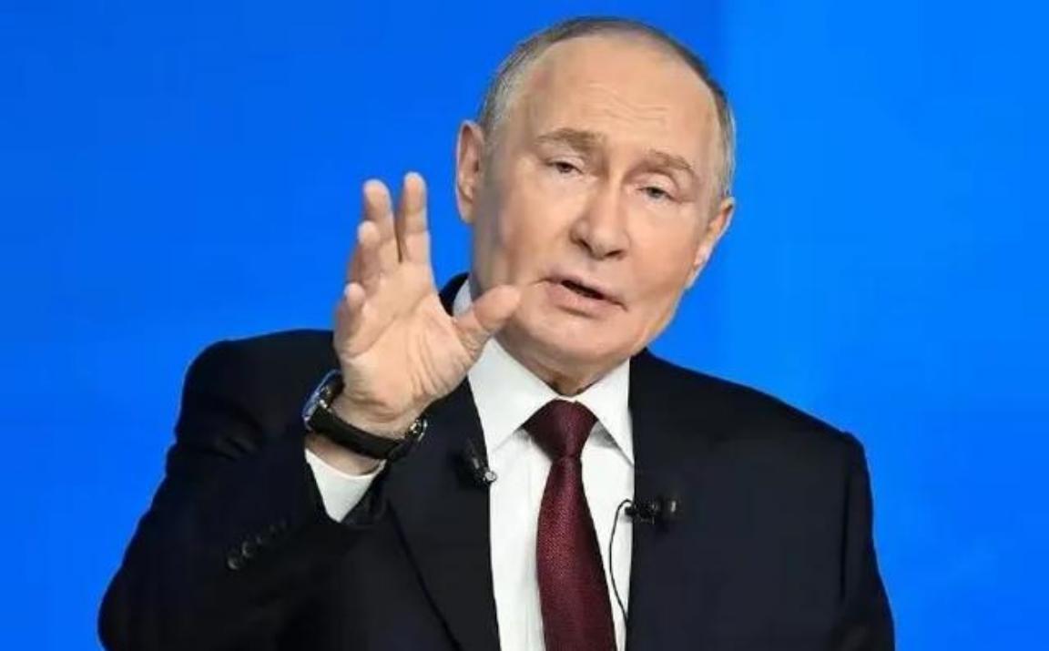 普京真是敢直面问题的总统！在一个士兵遗孀向普京哭诉着诉说自己未领到抚恤金的遭遇时