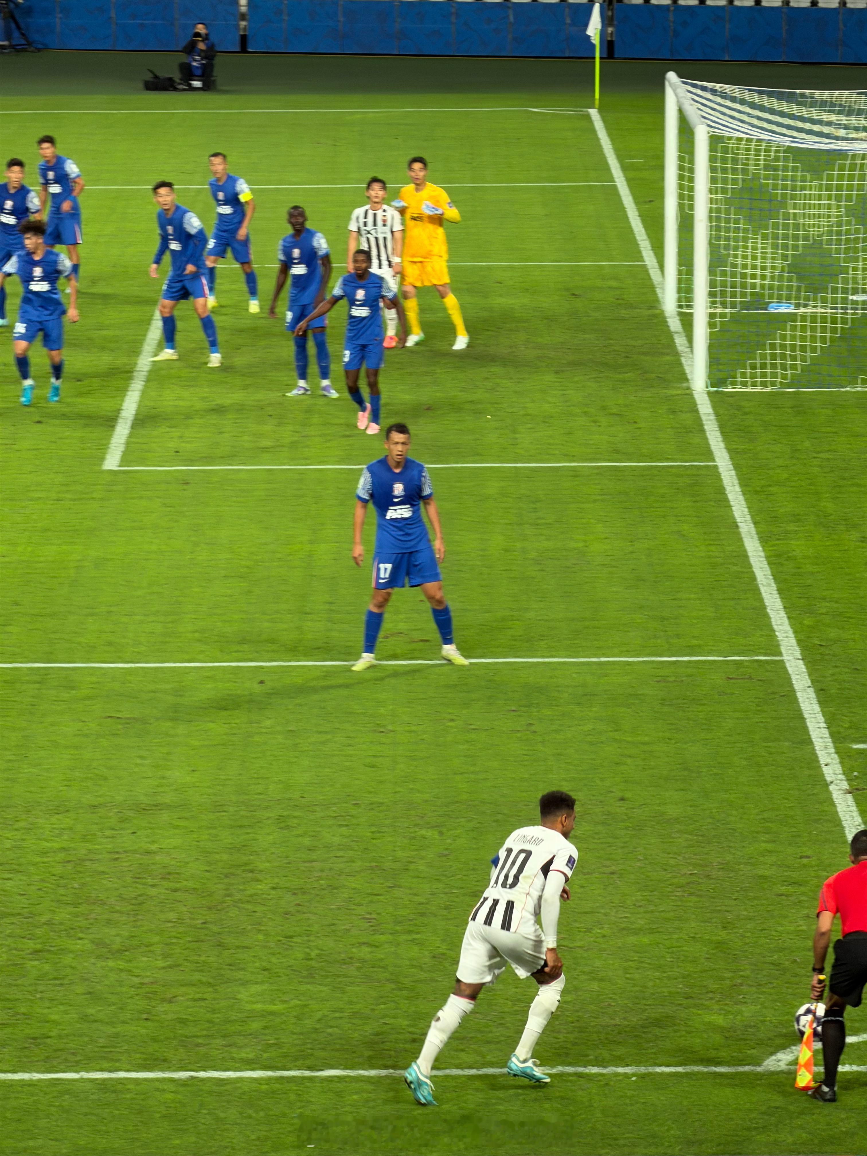 这是我第三次现场看到林加德比赛了。曼联[超话] ​​​