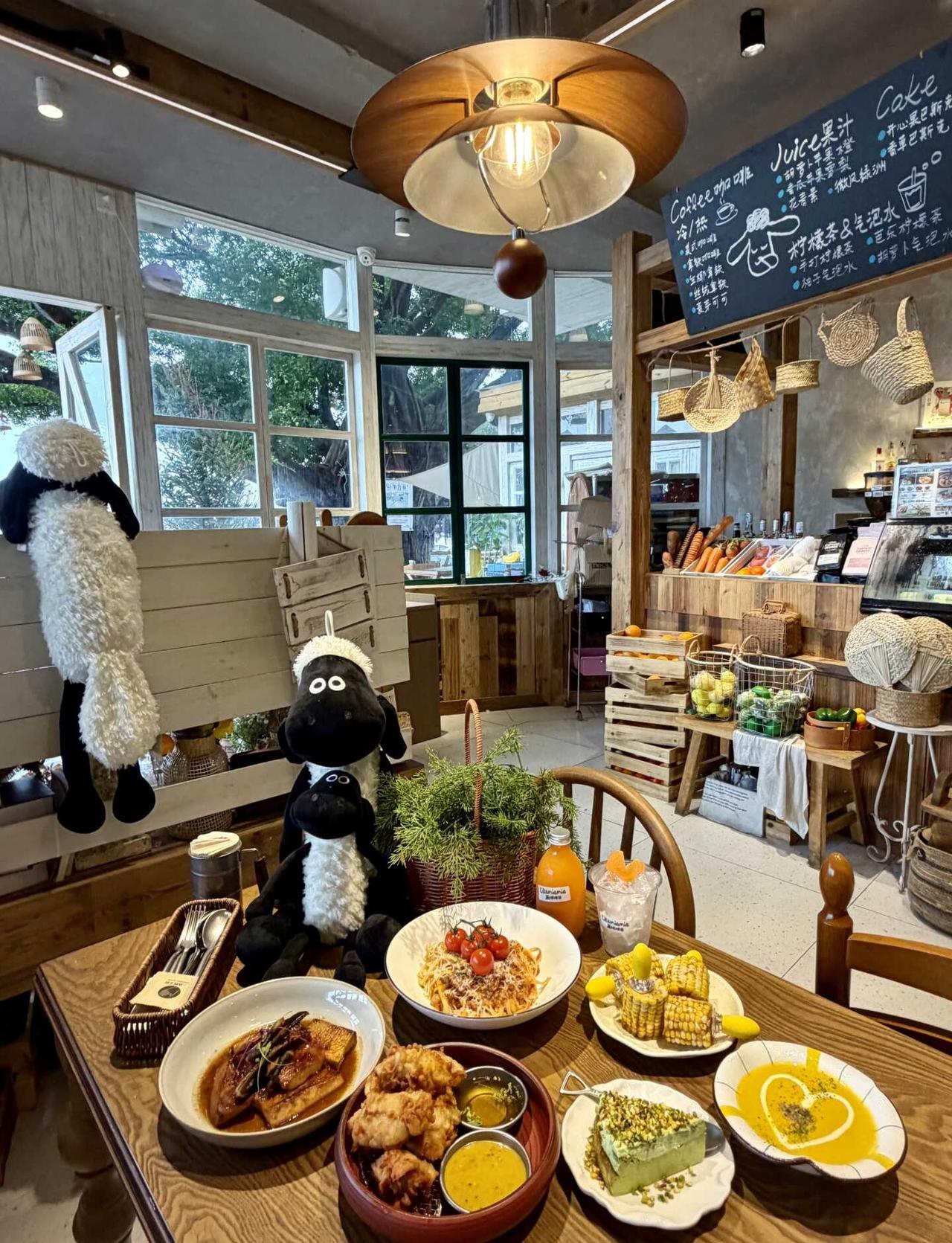 番禺🐑挖到敲适合放空的宝藏小店✨
进店瞬间就被温柔住了，整个人都慢下来了🥰