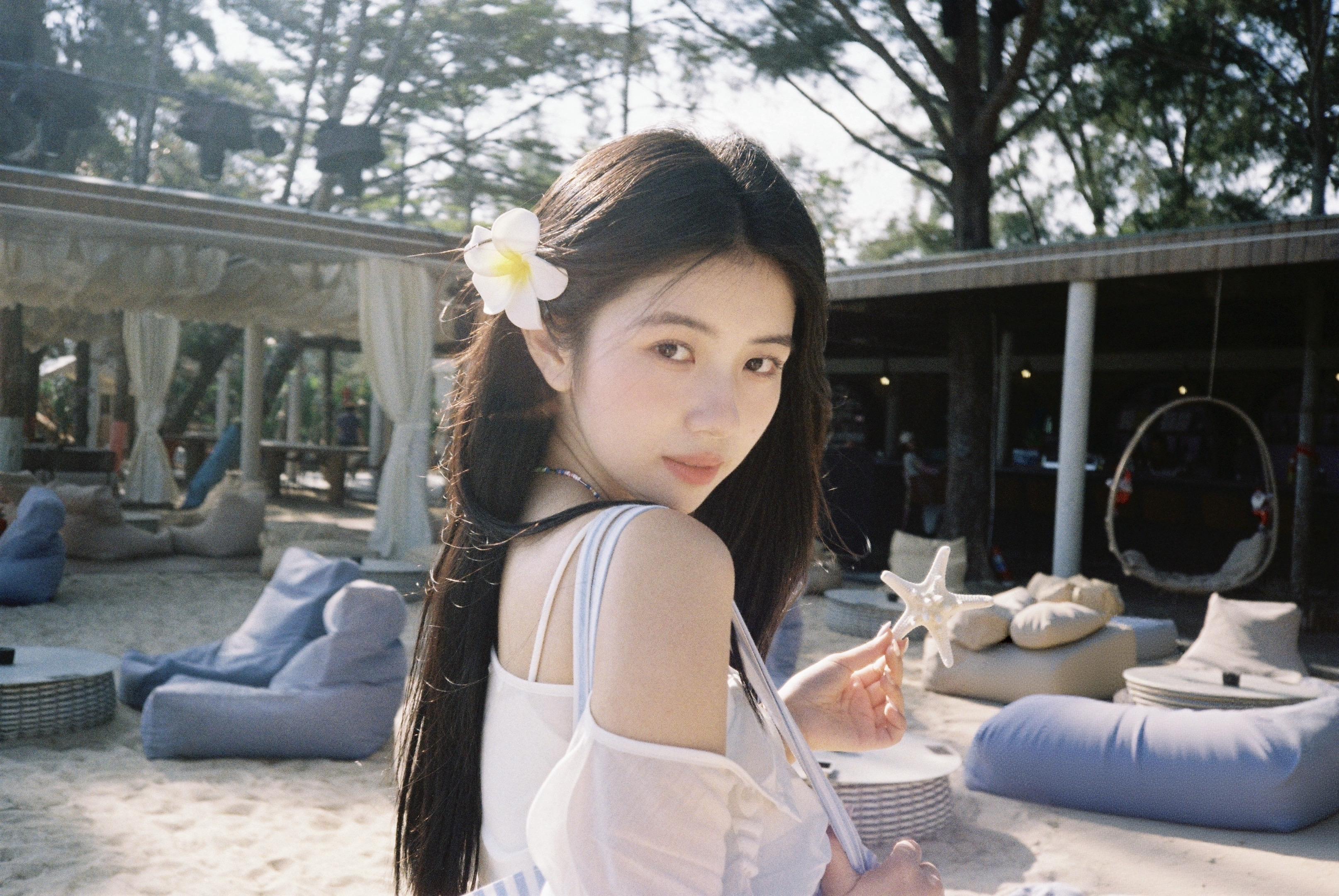 和朋友在三亚海边拍的胶片。