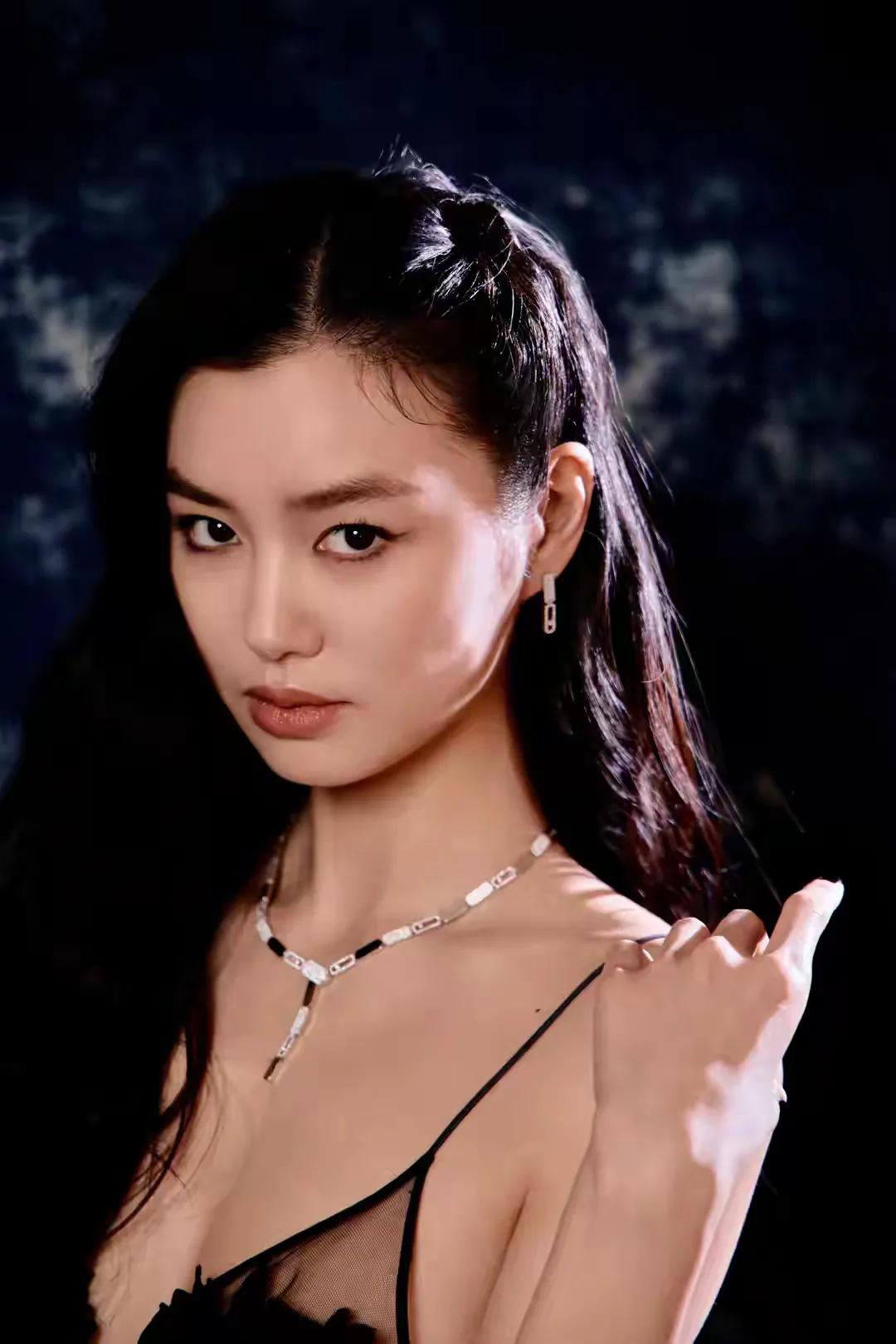 你眼里，女人最大的魅力是什么你手机里必备的软件都有什么 女性魅力 你认为人生的终