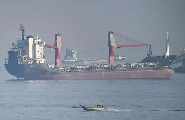 重磅预警！联合国粮农组织紧急发声，霍尔木兹暗流涌动，全球30亿人的饭碗要保不住了