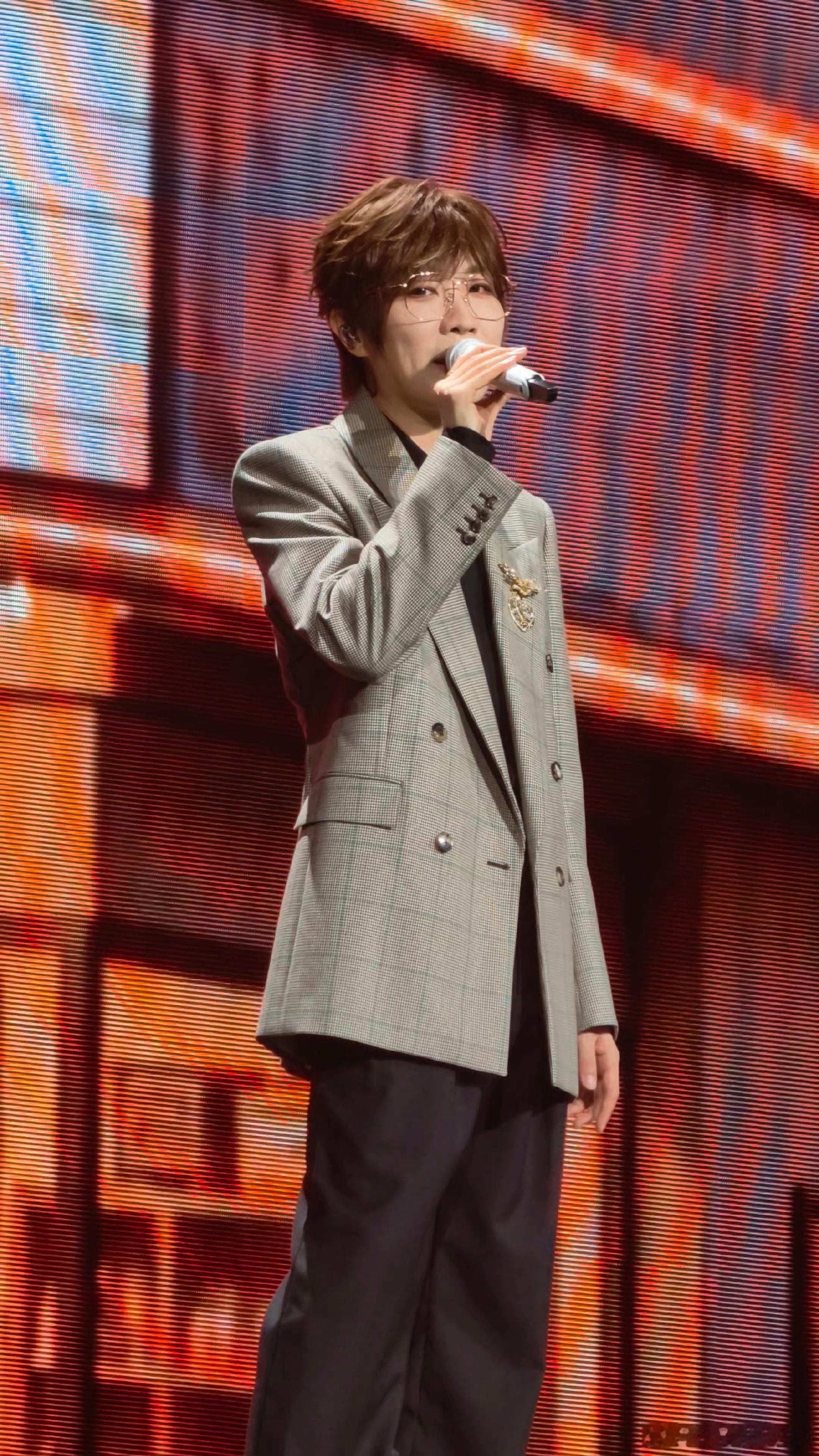徐良不仅有曲库还有题库徐良题库又更新了 去徐良演唱会像参加期末考！刚更新的题库里