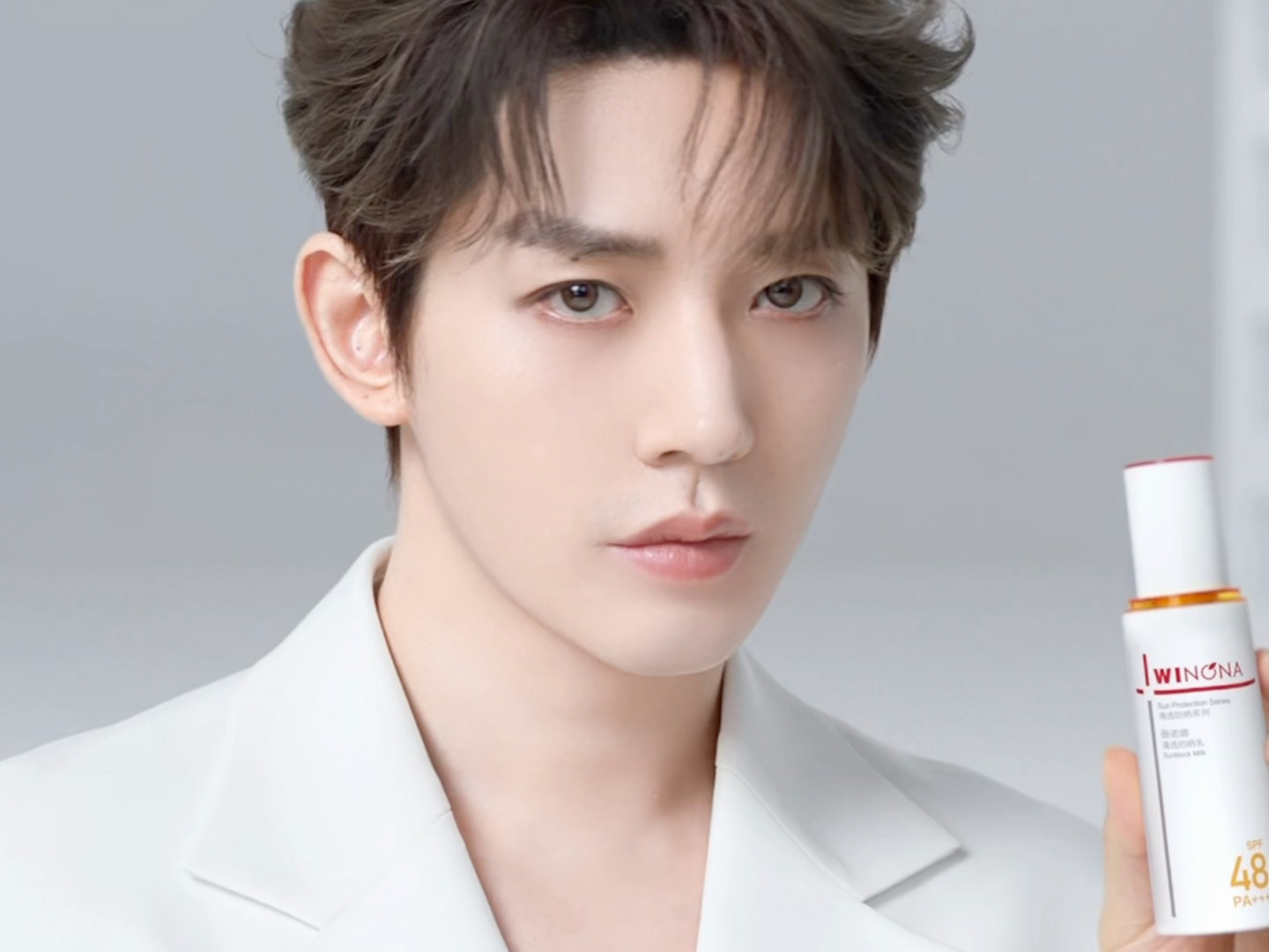 谁懂邓为有种无视紫外线的帅 这张伟大的脸自带防晒buff吧 生图比精修还能打 骨