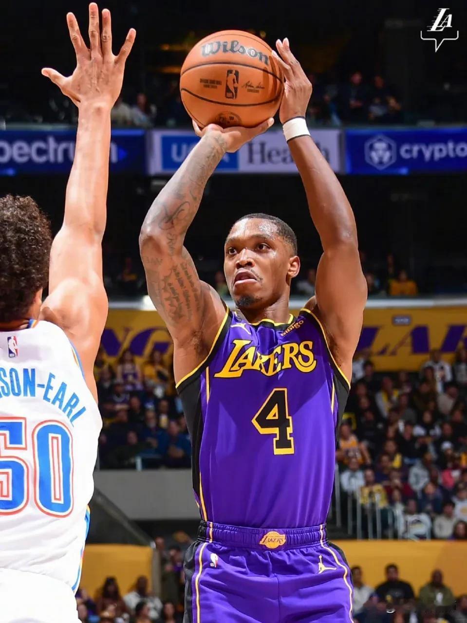 沃克身体素质极好身高1.93米，臂展达到2.09米，经常在比赛中奉献爆扣。曾效力