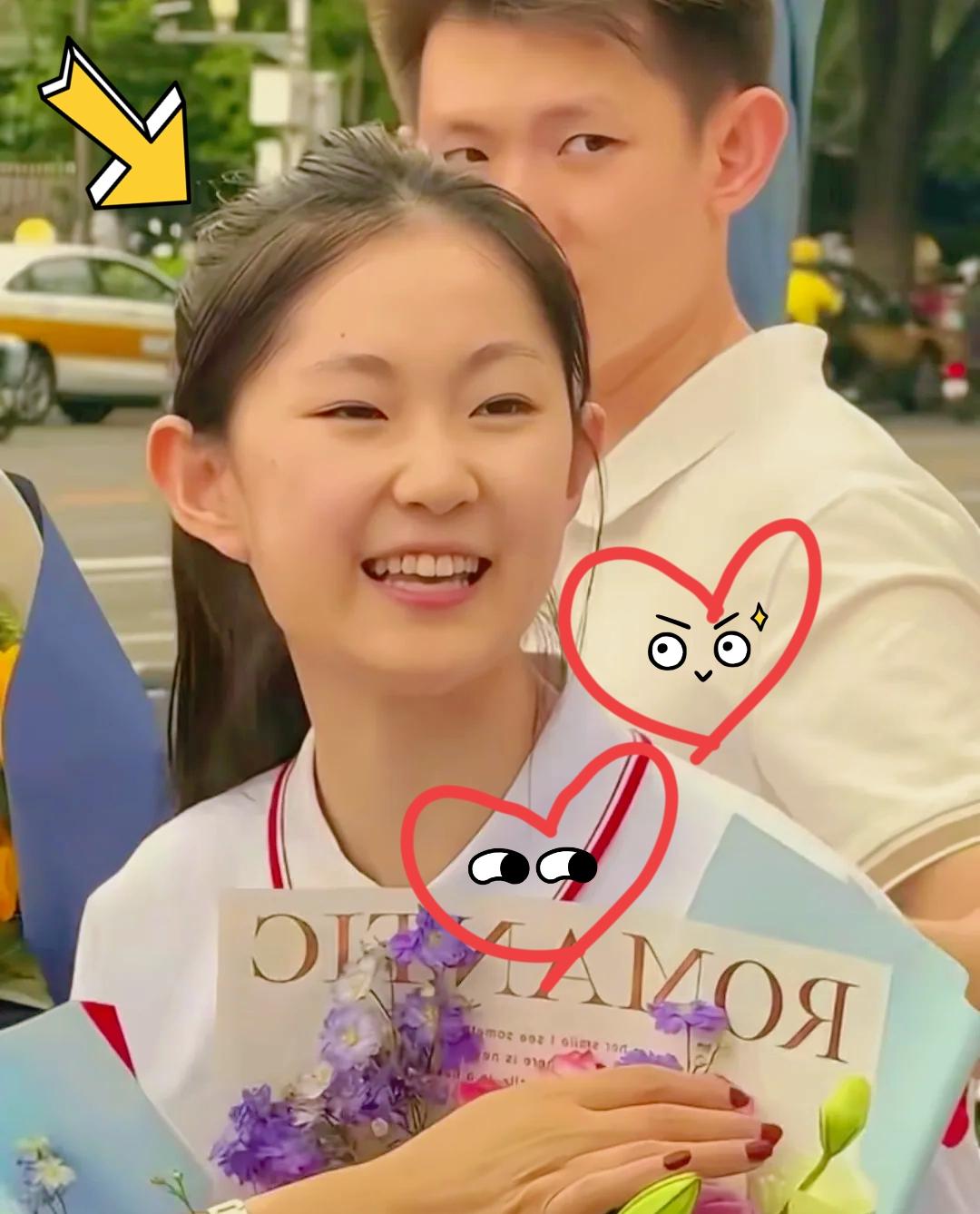 怪不得人大附中的马嘉仪，
最近那么火，
原来人家考播音与主持艺术专业！

高考结