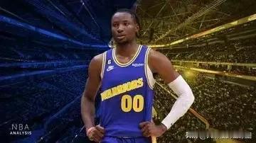 根据NBA分析网记者杰克·罗杰斯的报道：尽管库明加本赛季的状态起伏不定，勇士也决