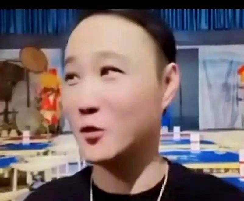 “谢金辈分再高，也得喊我师兄！”

德云社云字科大师兄闫云达，直播时突然就较上真