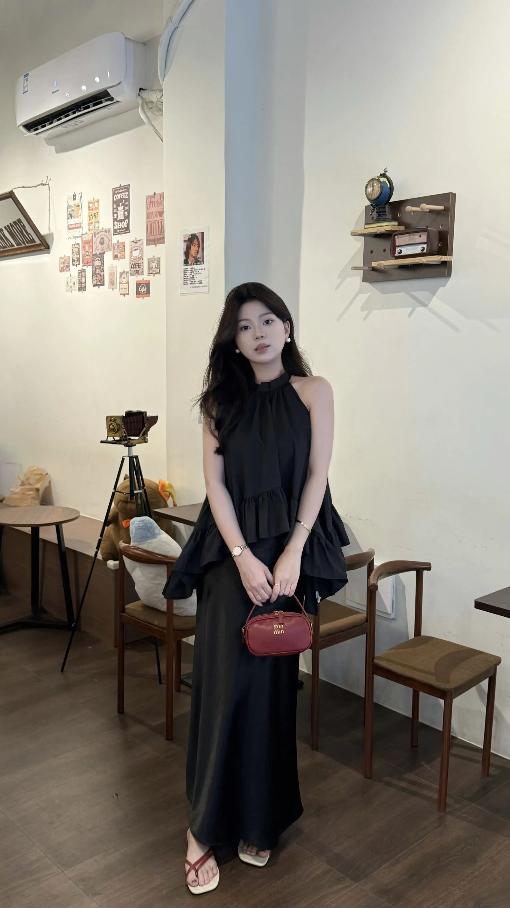 有一天早晨我扔掉了所有的昨天 从此我的脚步变得轻盈