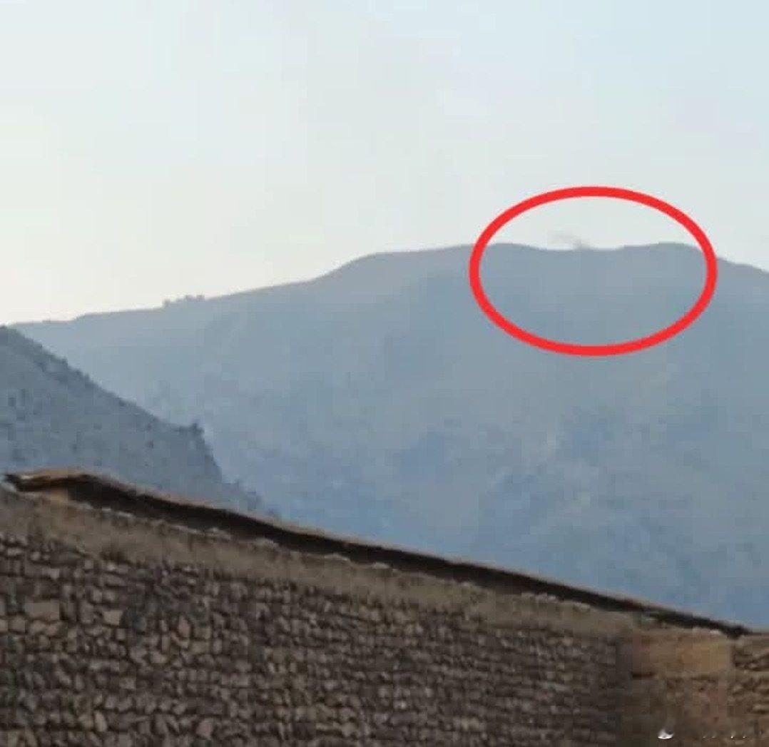 巴基斯坦军队和阿富汗军队正在沿杜兰线附近贾罗比坎达奥的扎哈凯勒巴扎尔等地激烈交火