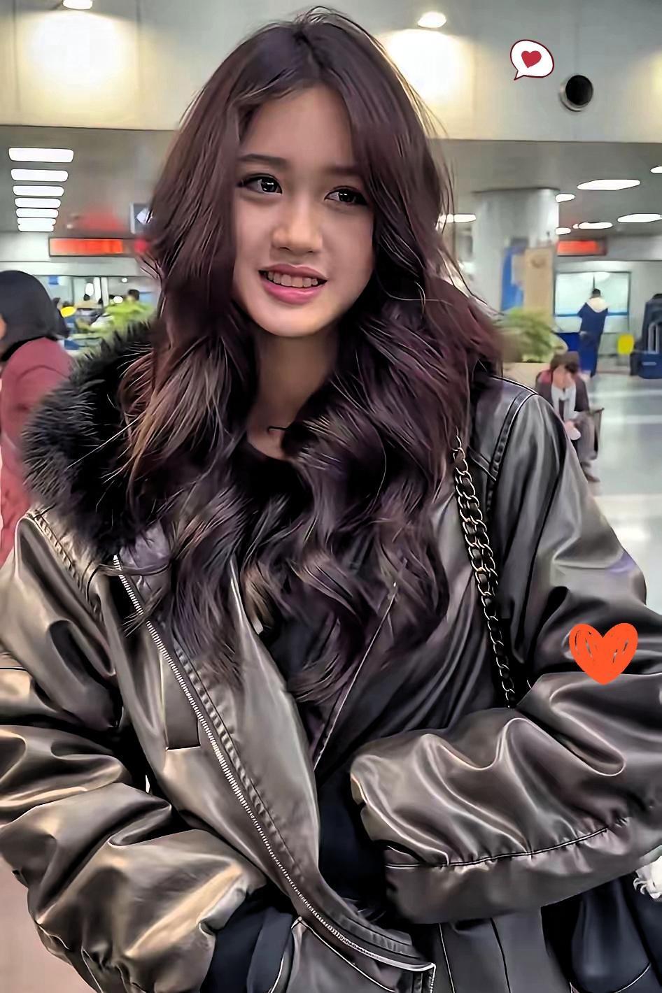 全网都盼着她凭颜值闯娱乐圈，考拉却偏要选一条更稳的路！
15岁的她完美复刻钟丽缇