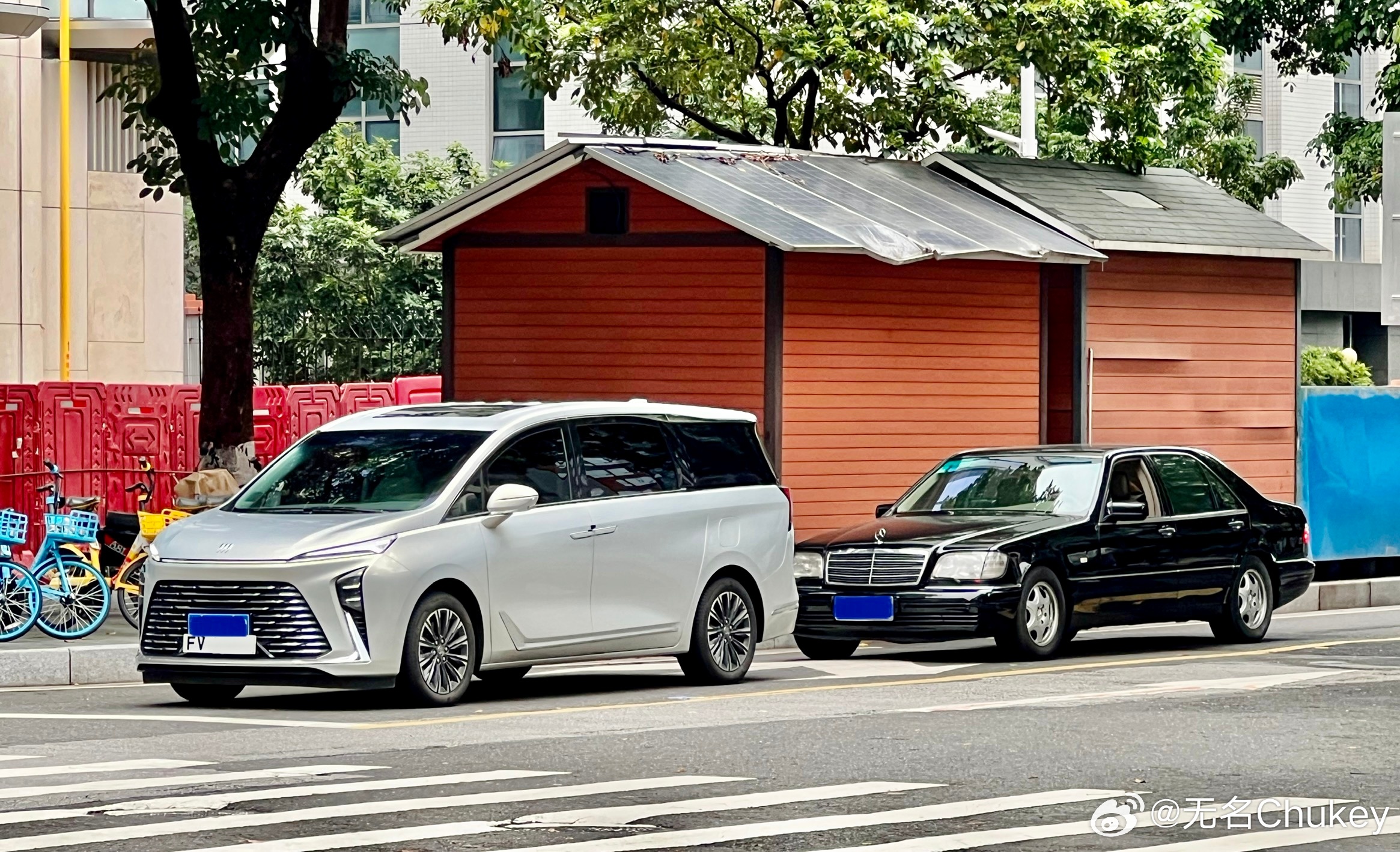 其实广州真的很好，北京上海，应该不可能会有一辆90年代，一手市区车牌的奔驰S级（