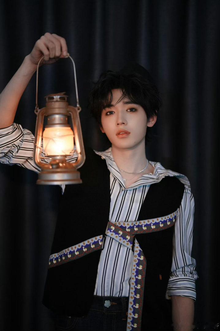 曝国粤无双拟邀阵容有宋亚轩 网传新音综《国粤无双》拟邀有宋亚轩，那就期待宋亚轩！