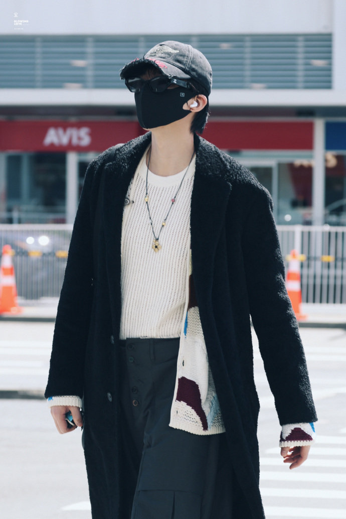 刘宇宁遇见玫好 刘宇宁小贝直播 刘宇宁小贝直播来袭，快来跟着刘宇宁遇见玫好，一起