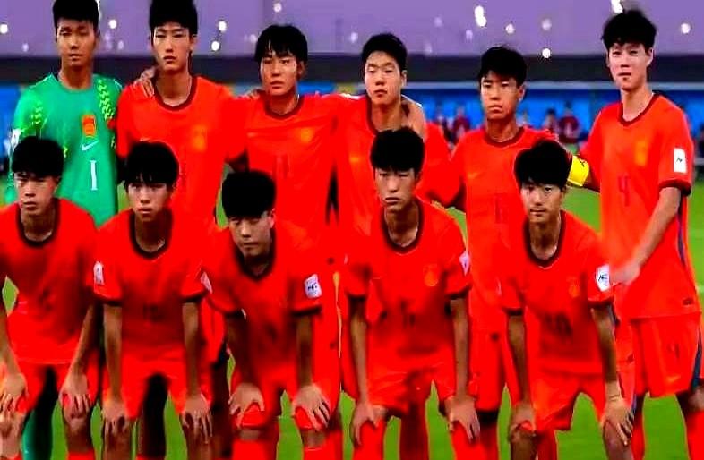 预选赛42球零失球，正赛突然就不会踢了？

中国U17这帮小伙子，在亚少赛遭遇两