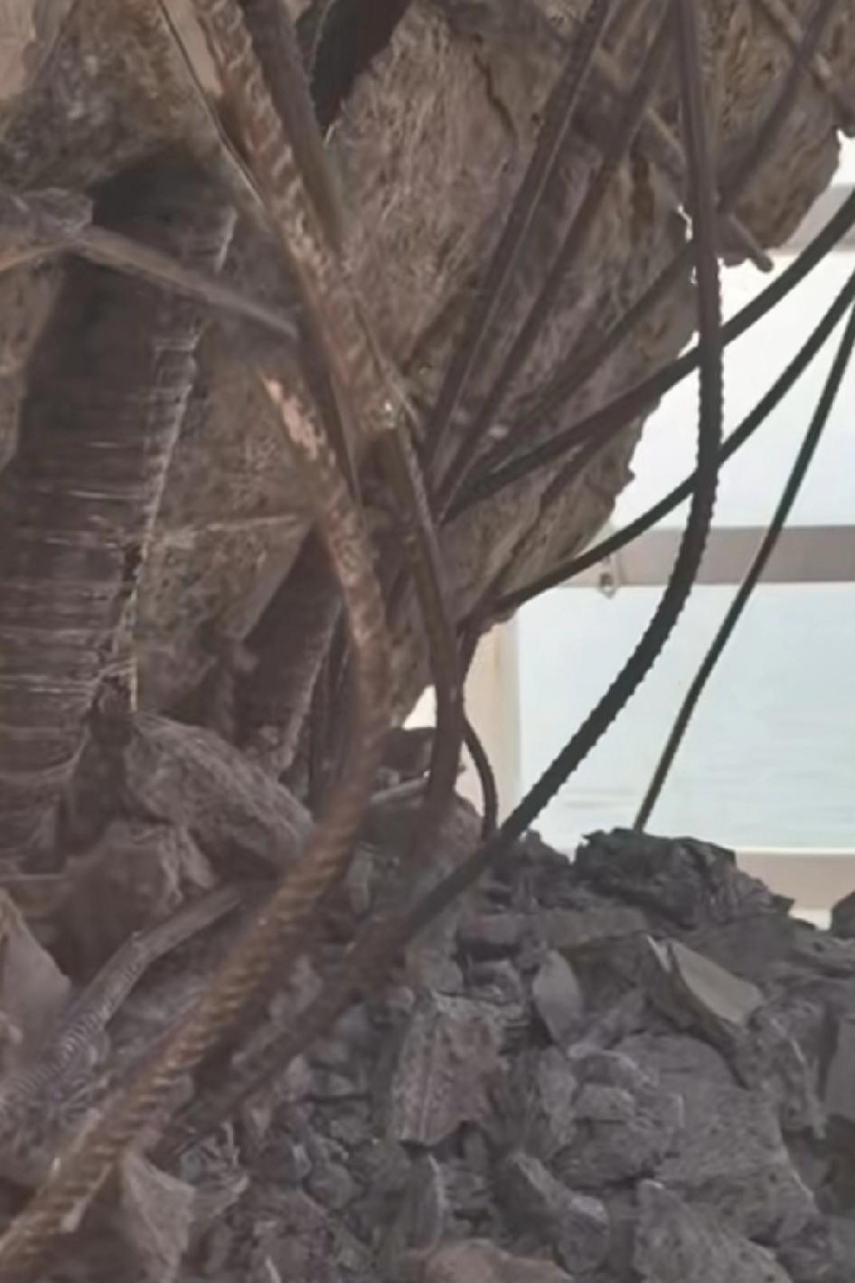 杭州钱江三桥拆除工程，桥梁钢筋符合要求吗？
这座桥建好以后，有一位女电焊工还上了