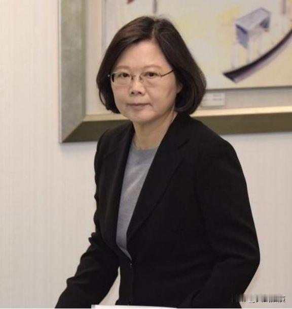 蔡英文曾经罕见发声：“我是台湾人并没有错，我是中国人，因为我是念中国书长大的，受