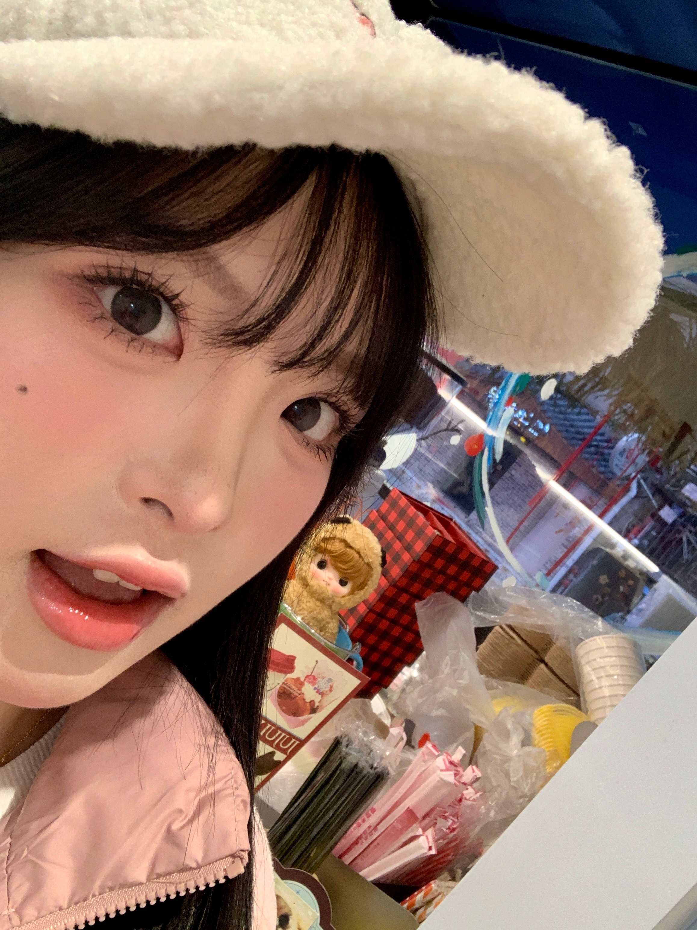 眉眼间距近的去买！就喜欢这种短睫毛特别萌呀！ 