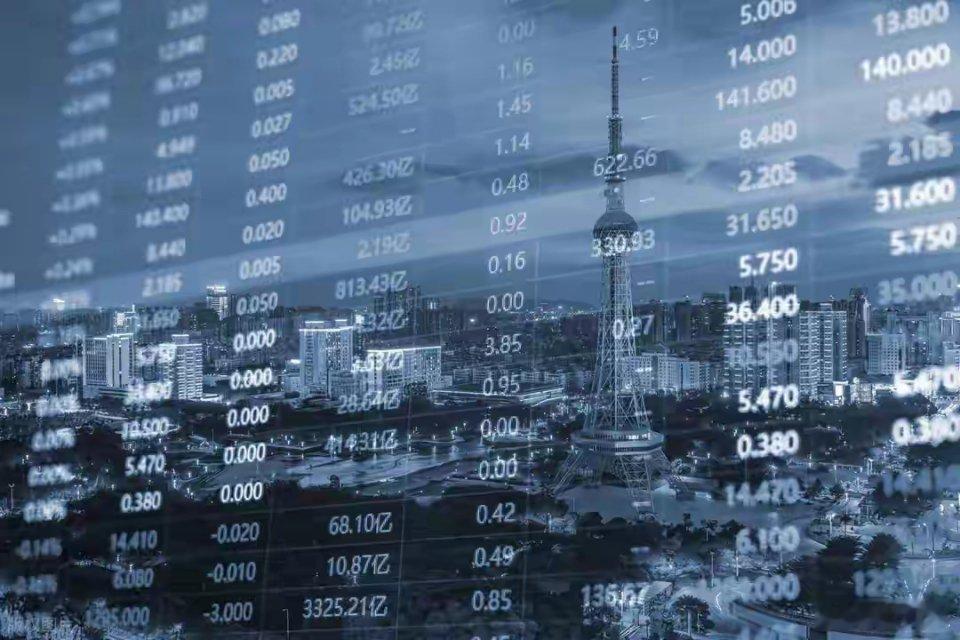跳水100点！2个信号明显了！周五，A股迎来救赎了三大指数，午后均翻绿了，极致的