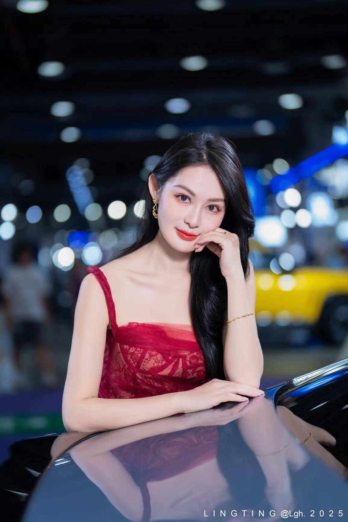 春日生活打卡季美女车模穿搭写真