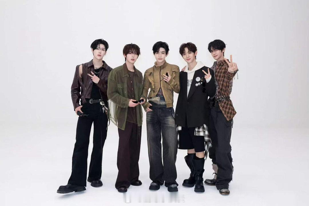 AND2BLE公开十场showcon巡演AND2BLE澳门场showcon是章昊