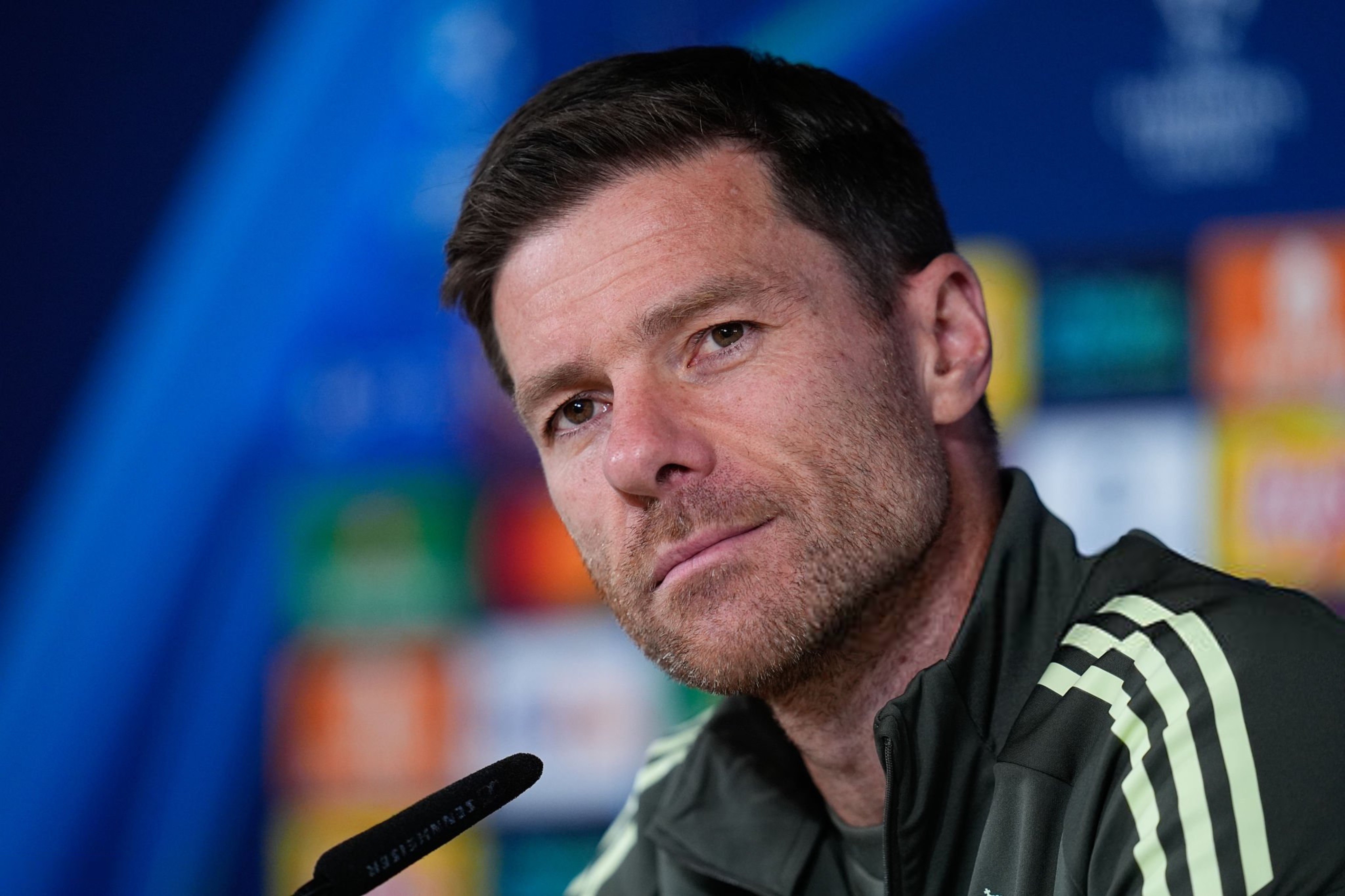 【阿隆索下家赔率：利物浦2.25居首，拜仁热刺二三】在执教皇马34场比赛后，哈维