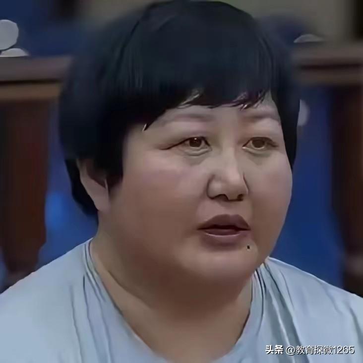 外号“崔大炮”的崔晓美，一KTV经理，盯上几名只有15岁少女，组织她们从事卖淫活