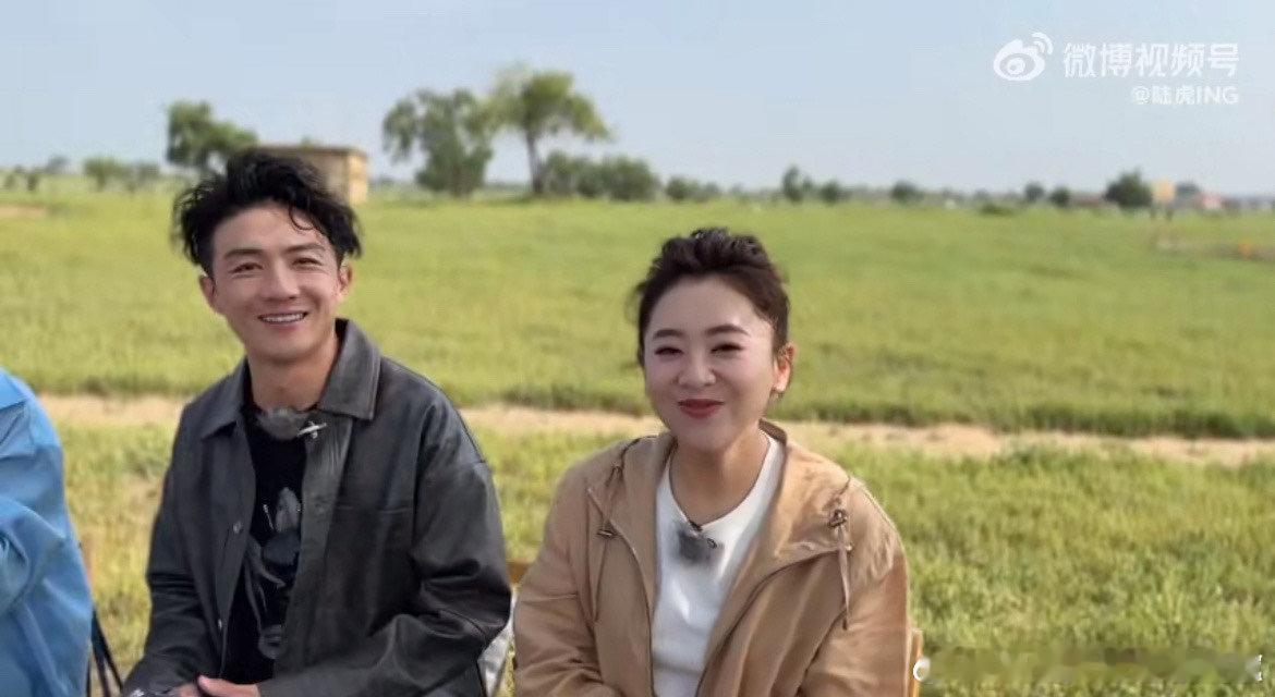 #陆虎镜头下的此生成员# 陆虎镜头下的此生成员们，就像一群快乐的小精灵，他们在生