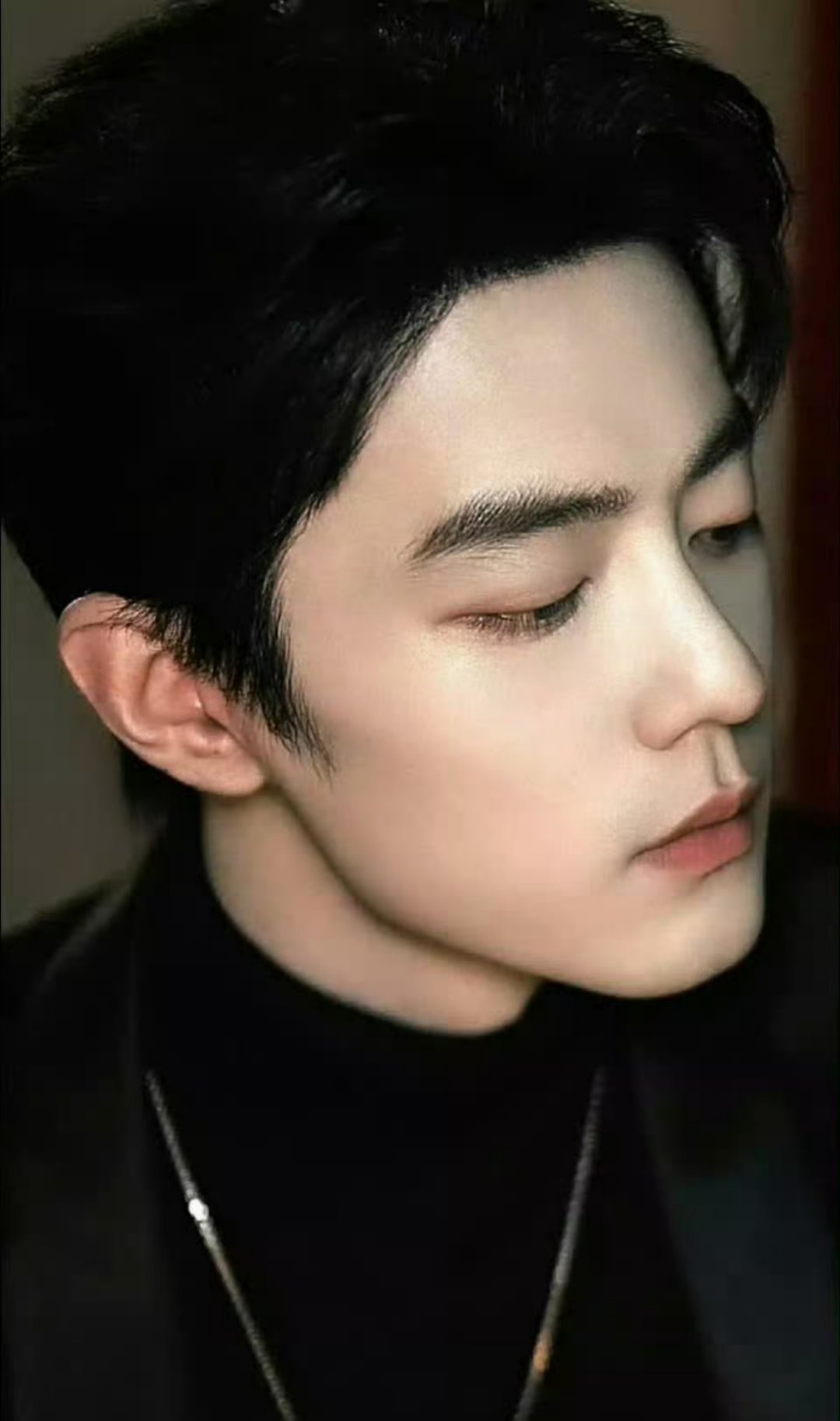 肖战国产特工妆造帅成啥了 很期待这片！现在这金陵纸醉金迷的色彩太美了