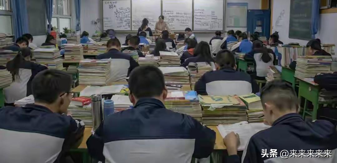 花30块钱一天上班，没工资拿，还要倒贴钱，这事放在几年前，没人会信。但在杭州滨江