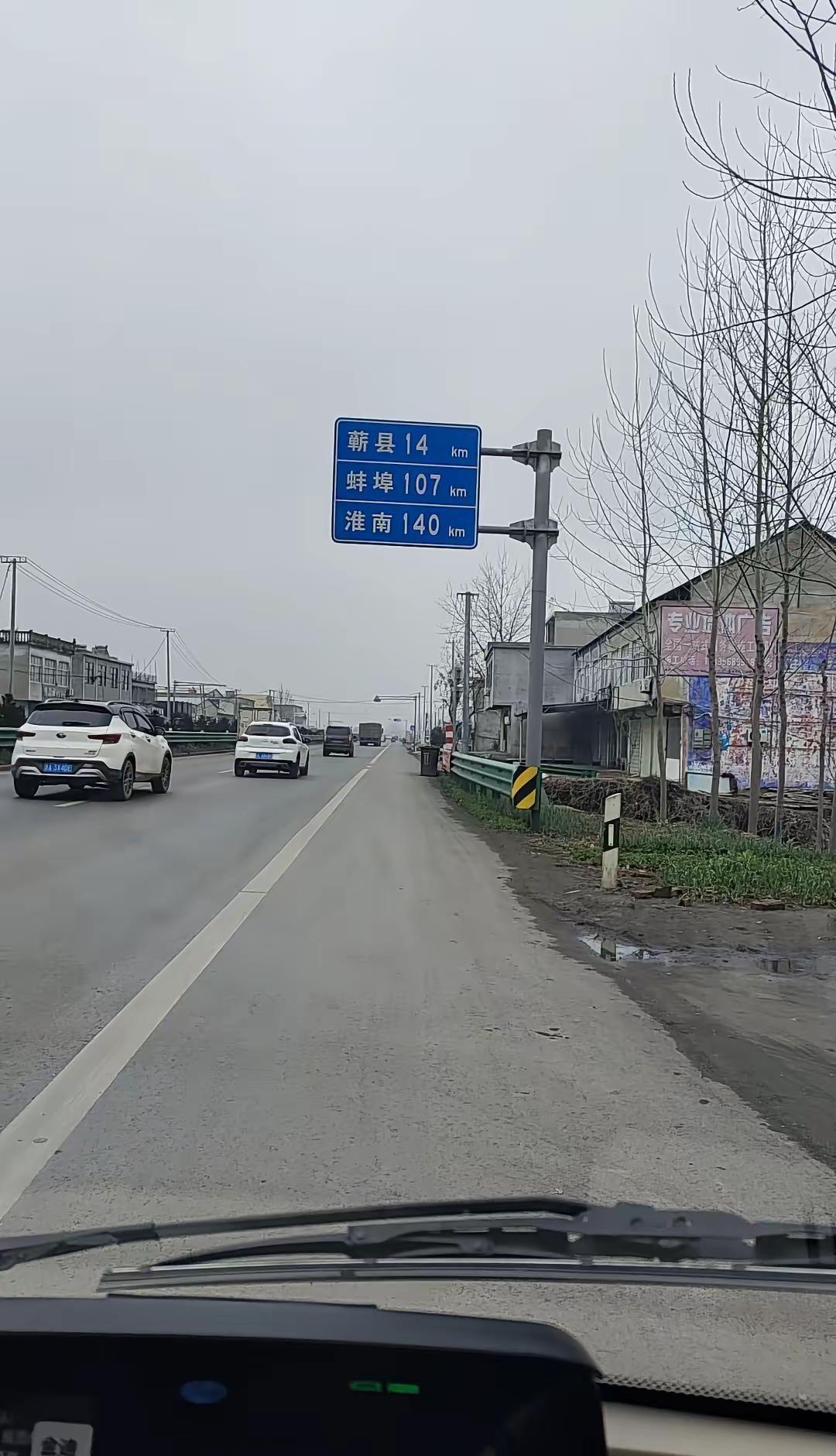 如今的社会，人人都很现实，用得上你的时候，笑脸相迎，用不上你的时候，翻脸无情，谁