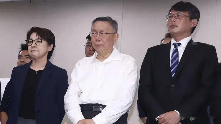 近距离发现柯文哲3特质　黄国昌：相信他会赢回人民的信任

民众党主席柯文哲昨天开