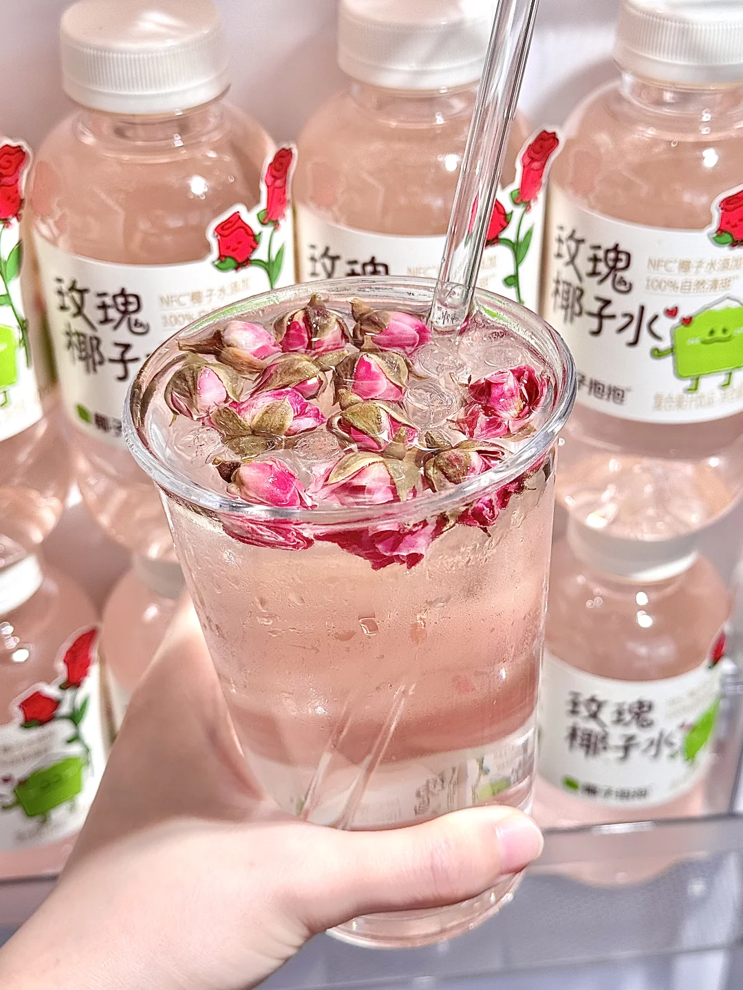 谁发明的冷泡玫瑰椰子水！好好喝！！！